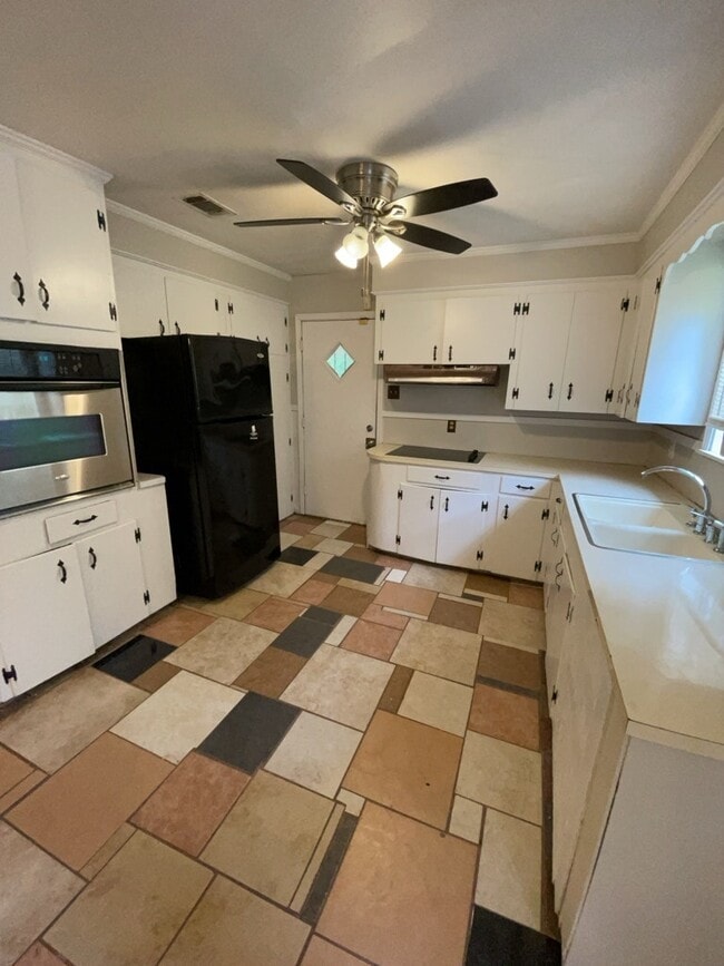 Photo - 1160 Maria Dr