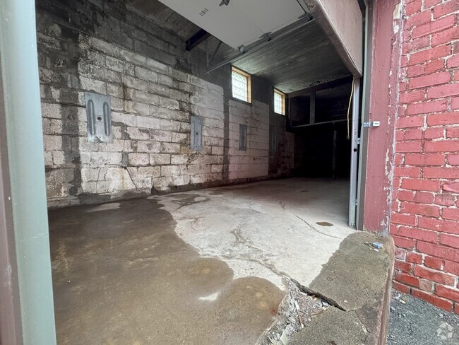 Building Photo - 439 Railroad St Unit Storage Rental