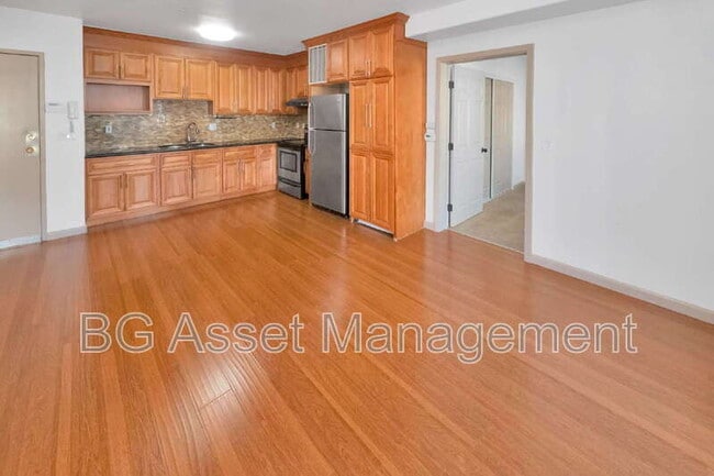 Photo - 1459 MacArthur Blvd Unit 27