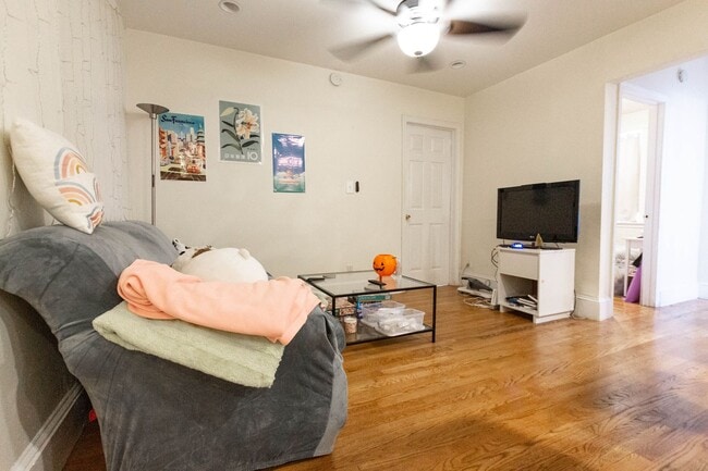 Photo - Brookline 3bed / 1bath near BU available September 2026
