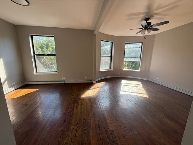 Photo - 5858 S King Dr Unit 3