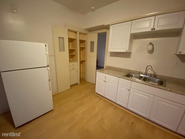 Photo - 2 br, 1 bath 4plex - 2303 West McKinley Av...