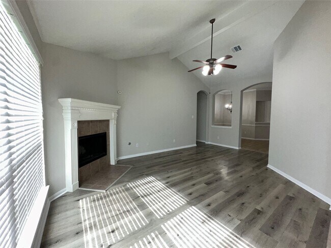 Photo - 3715 Humble Dr