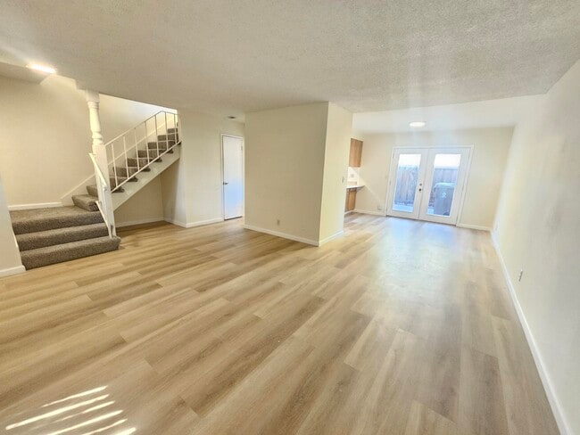 Photo - 68 Fountainhead Ct