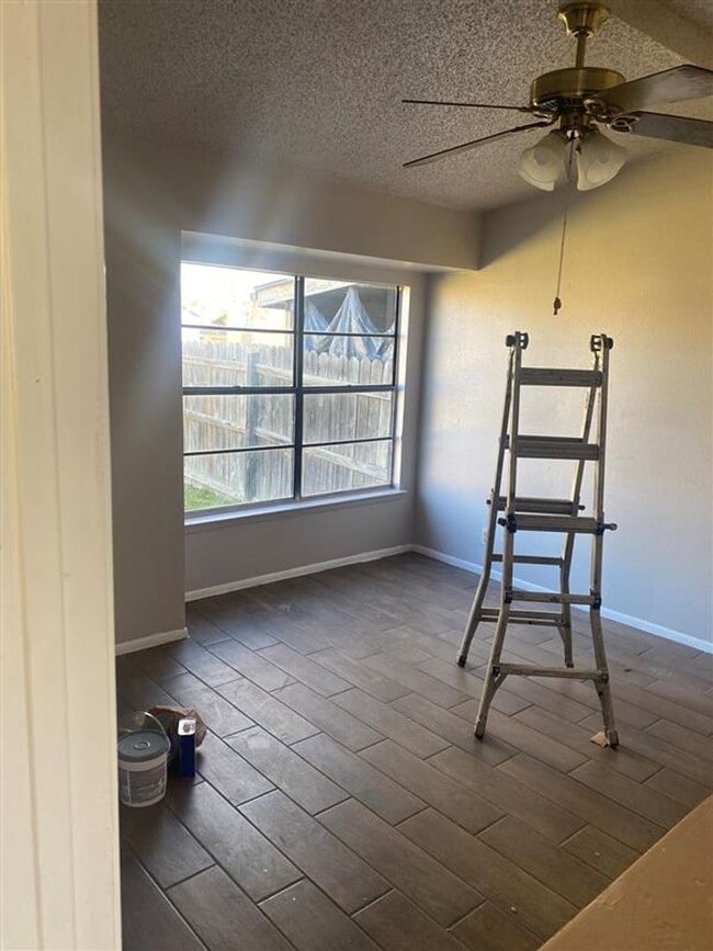 Photo - Large 3 bed 2 bath duplex