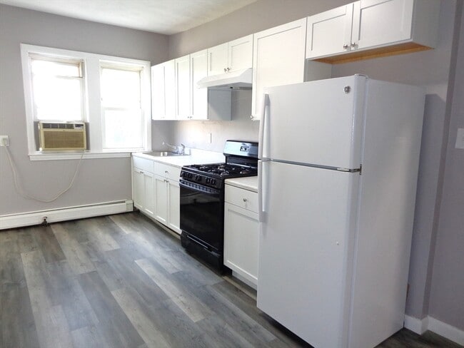 Photo - 411 Mt Auburn St Unidad 2