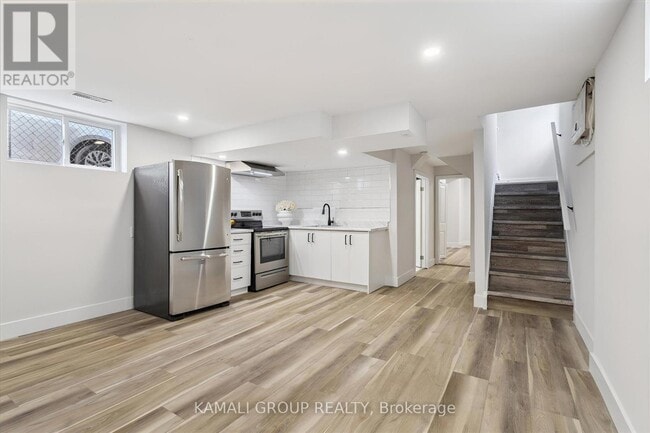 Photo - 2027 Brampton St