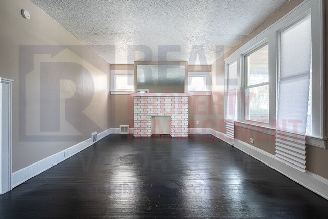 Photo - 15714 Huntmere Ave Unit Lower