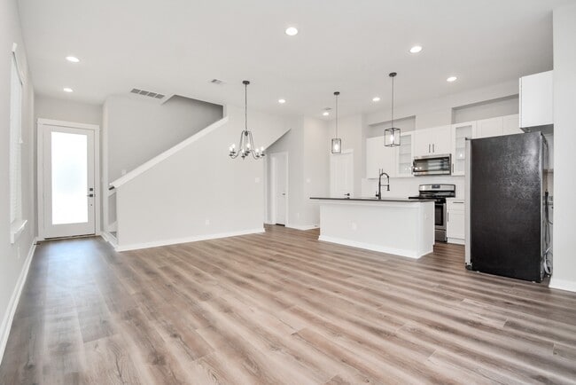 Photo - 8419 Berry Brush Ln