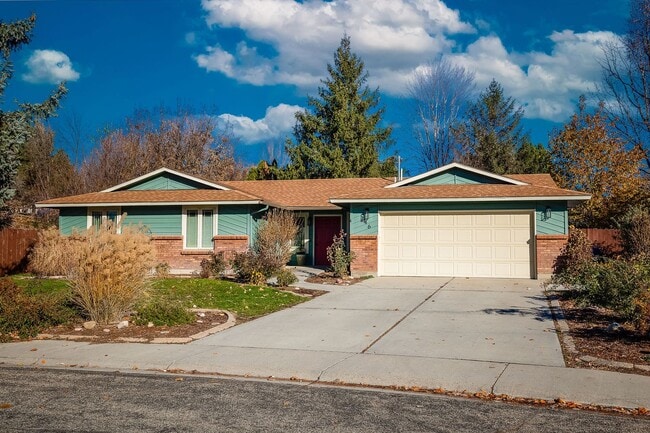 Building Photo - Heart of Eagle 4 Bed 2 Bath Home