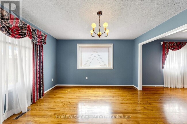 Photo - 11 Briarcliffe Crescent