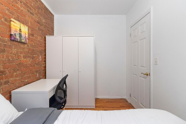 Photo - 309-311 East 95th Street-SI ID1032053P Unidad SI ID1032053P