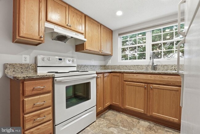 Photo - 119 Fort Evans Rd SE Unit B