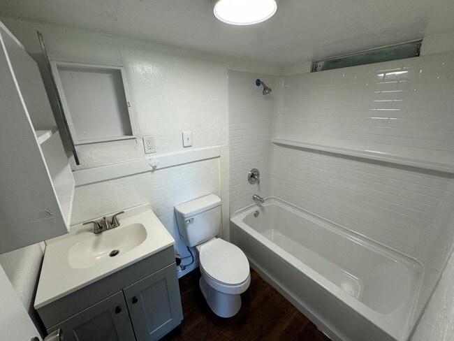 Photo - *Move in Bonus- First Month Free* Two Bed ...