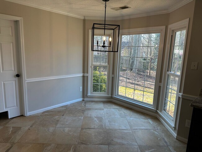 Photo - 2881 Wynford Dr S W