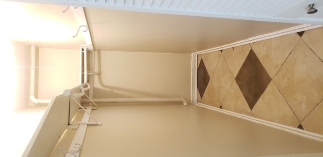 Photo - 1906 Grove Ave