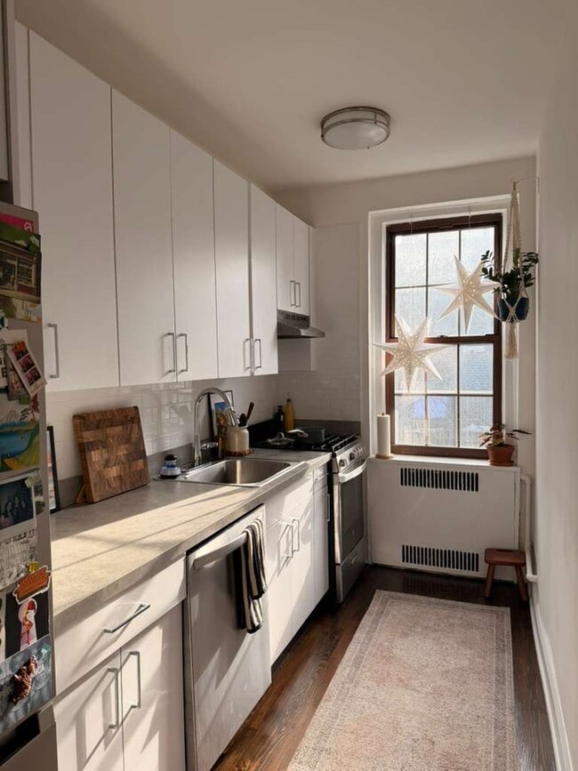 Building Photo - 150 Remsen St Unit 48