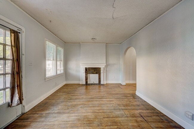 Photo - Beautiful half duplex available September in the Pearl District!