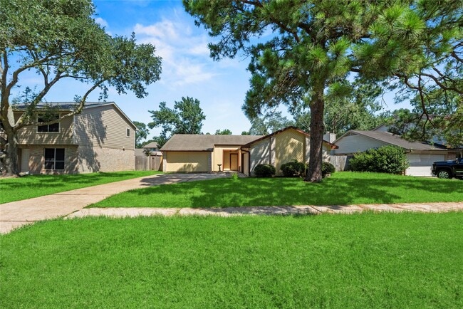 Photo - 15362 Meadow Village Dr