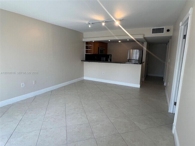 Photo - 345 Ocean Dr Unit 305