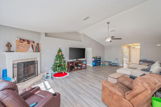 Photo - 6100 Saddle Horse Ln