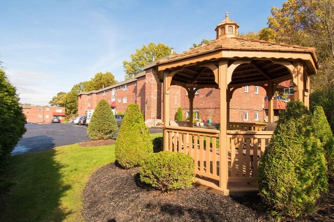 Photo - Four Seasons Apartments