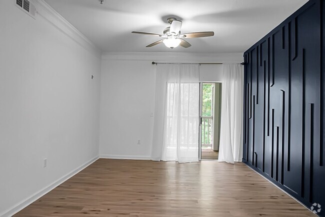 Building Photo - MOVE IN SPECIAL - 50% off First Month's Re... Rental