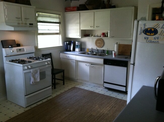 Photo - 1805 Piedmont Way NE