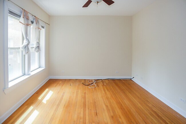 1950 W Leland Ave Unit 2