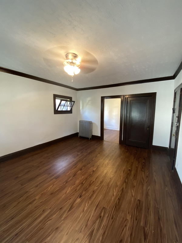 Photo - 1442 W 101st St