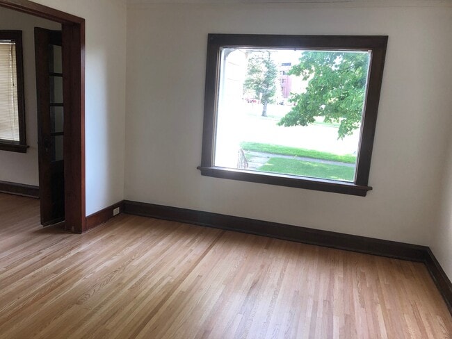 Photo - 1940 Lawn St