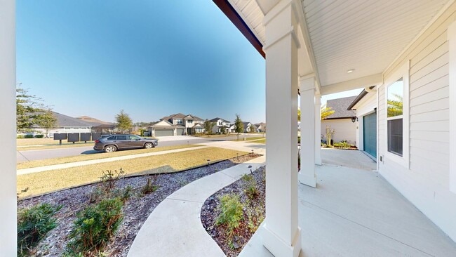 Photo - 4BR/ 4.5BA Beautiful Home In Eagles Landing