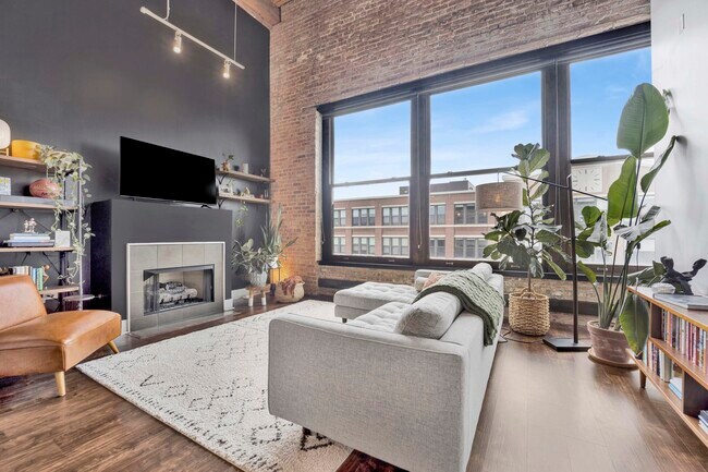 2303 S Michigan Ave Unit 507