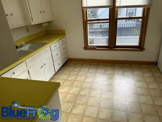 Photo - 326-328 Mill St