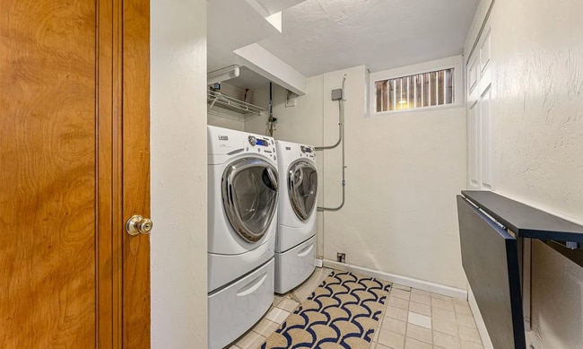 Photo - 1380 Hudson St