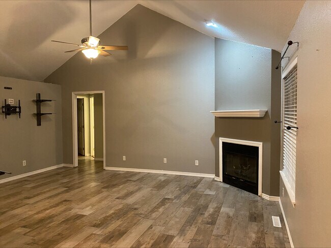 sala de estar - 1825 Mountain Ash Dr