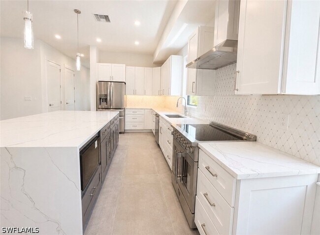 2727 Van Buren Ave