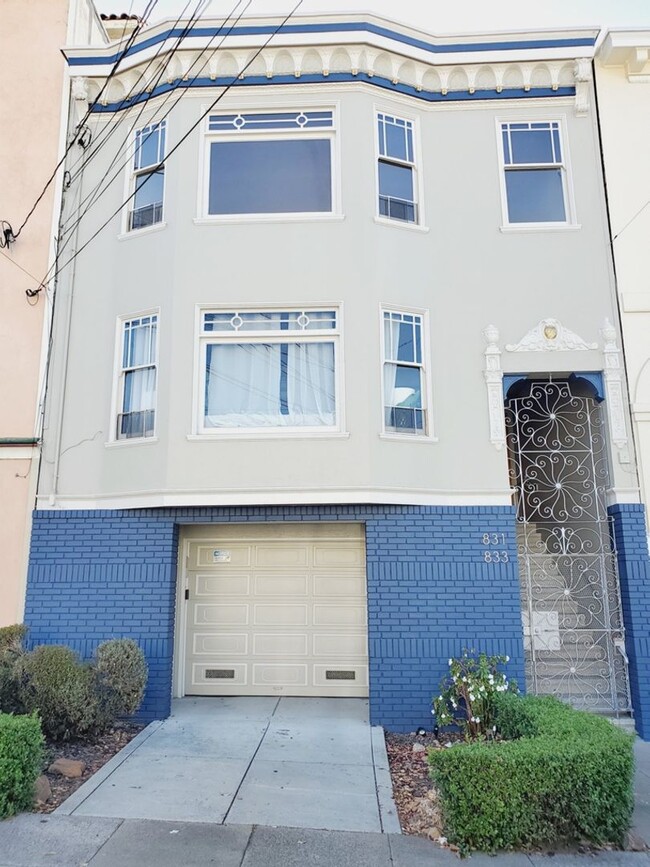 Building Photo - 833-833 24th Ave Unit 831