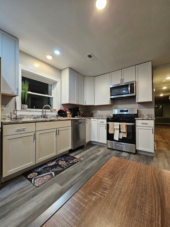 Photo - 5565 W Gladys Ave