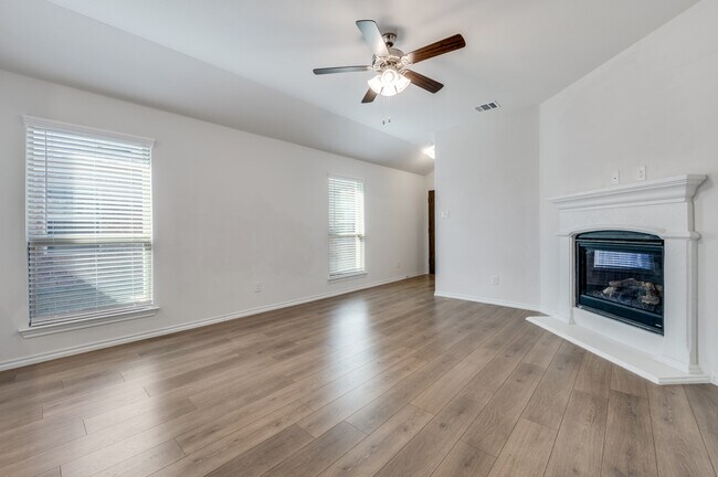 Photo - 1621 Ferguson Ln