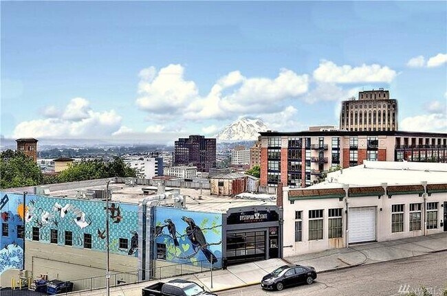 Photo - 416 S 6th Ave