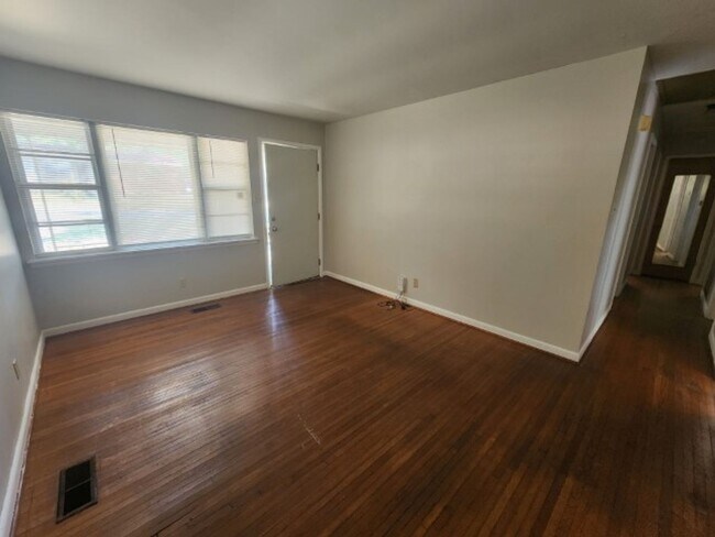 7 Cliffwood Cir