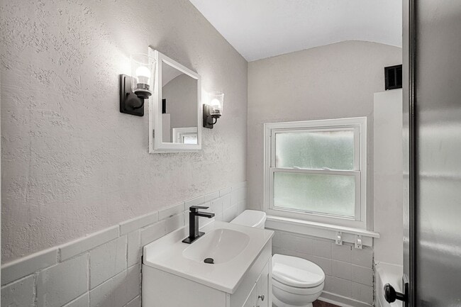 Photo - Stunning 2 bedroom home in Penn Avenue available August 1!