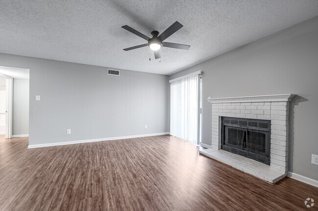 1BR, 1BA - 855SF