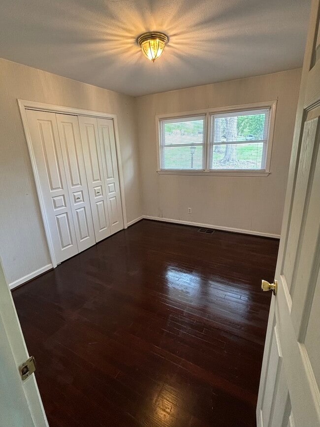 Photo - 300 Venus Dr