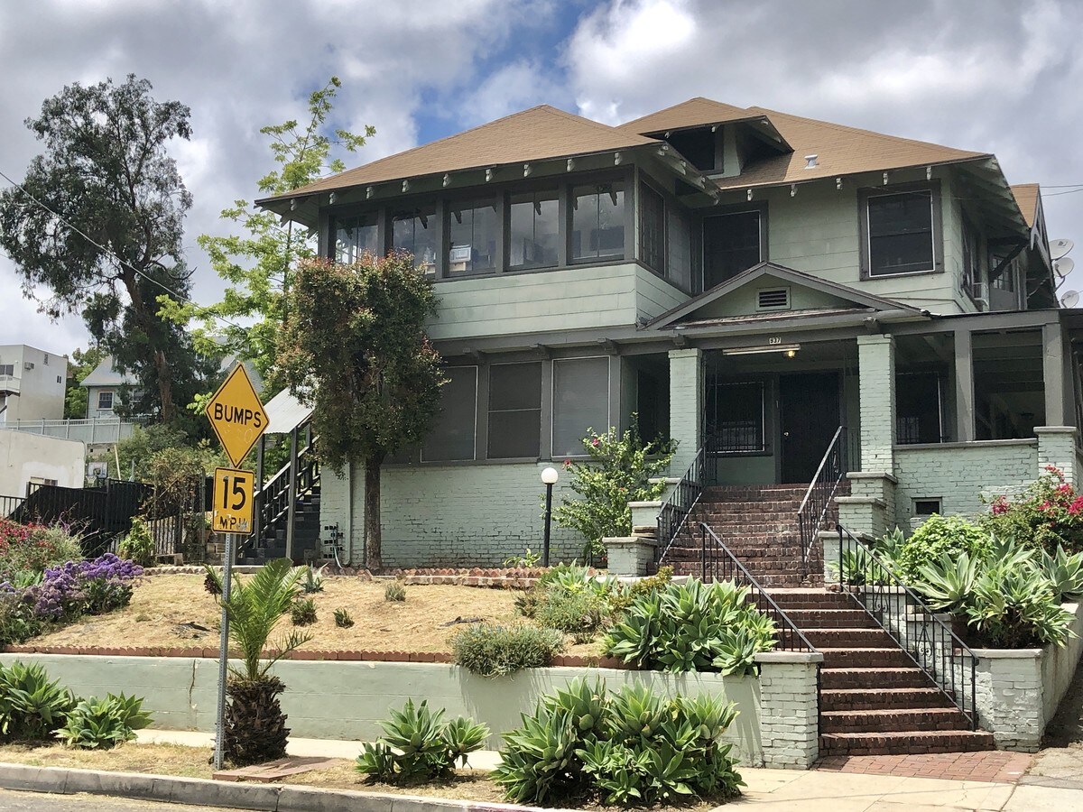 Photo - 937 N Benton Way Unidad 2a