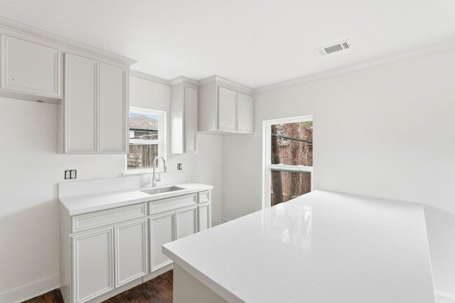 Photo - 612 W Alabama St Unidad 1/2