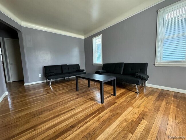 Photo - 13411 Tacoma St