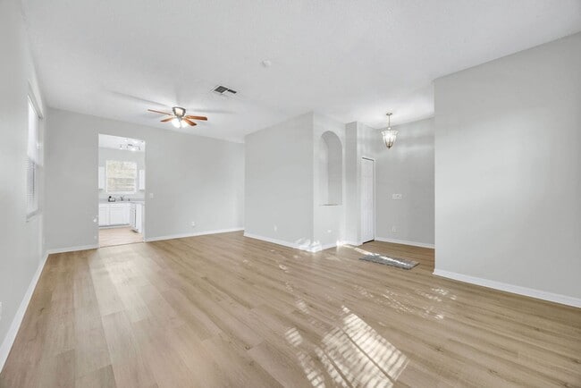 Photo - Nice 3/2.5 Home in East Orlando with 2-Car Garage