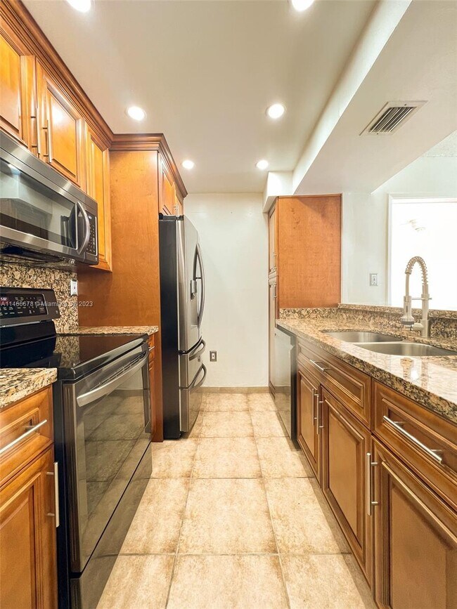 Photo - 7035 NW 186th St Unit D407